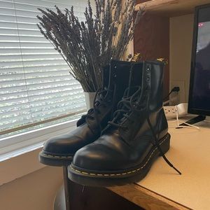 Doc Martens women’s size 9